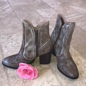 Anthropology distressed silver/brown boot!